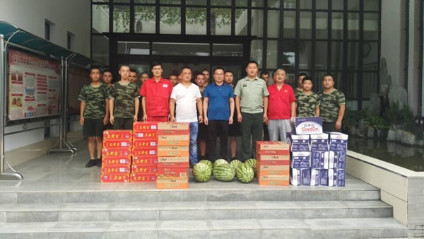 擁軍愛軍 軍民共建 創建和諧環境